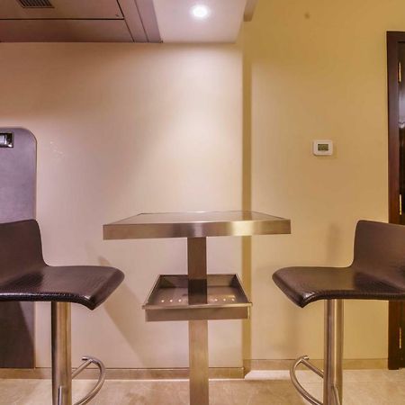Sai Palace Grand, Malad Mumbai Ngoại thất bức ảnh