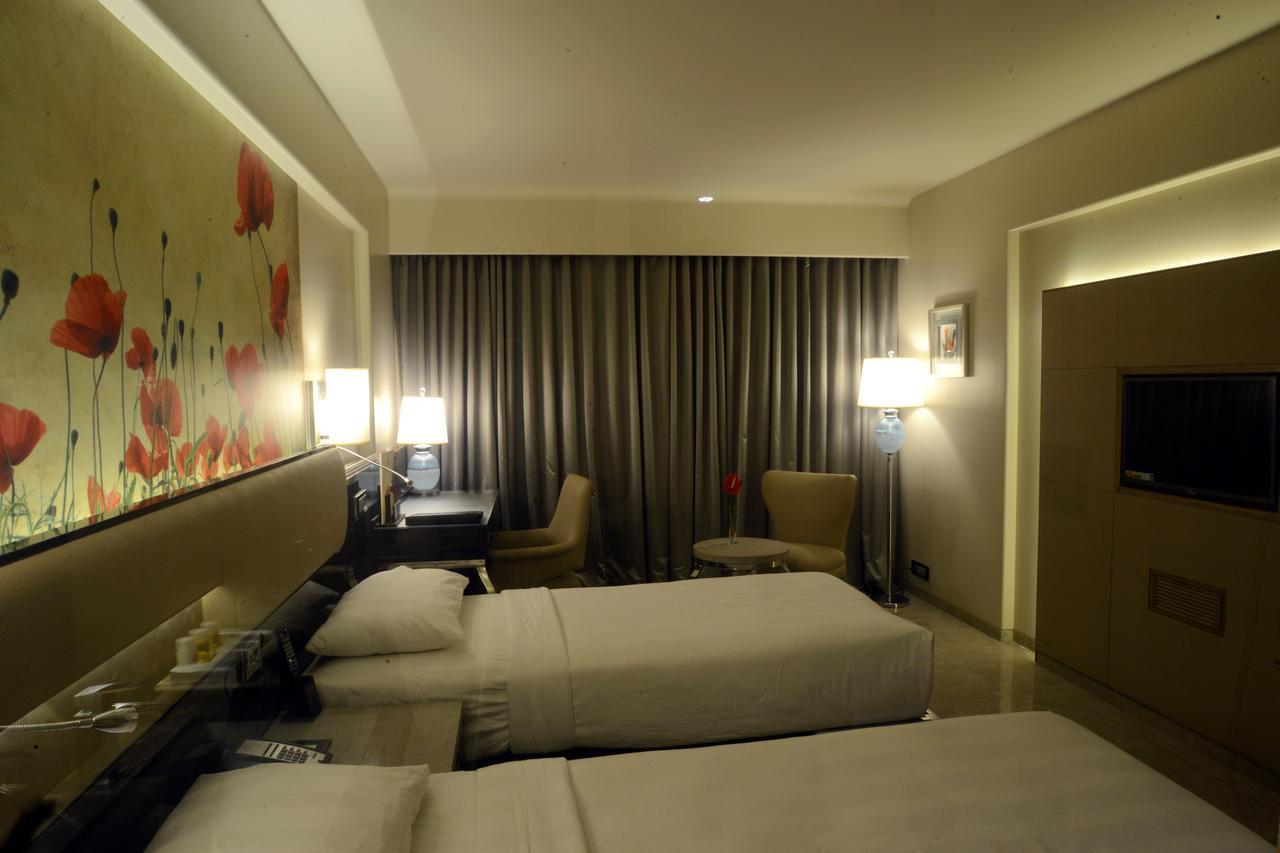 Sai Palace Grand, Malad Mumbai Ngoại thất bức ảnh