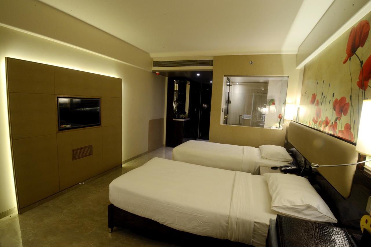 Sai Palace Grand, Malad Mumbai Ngoại thất bức ảnh