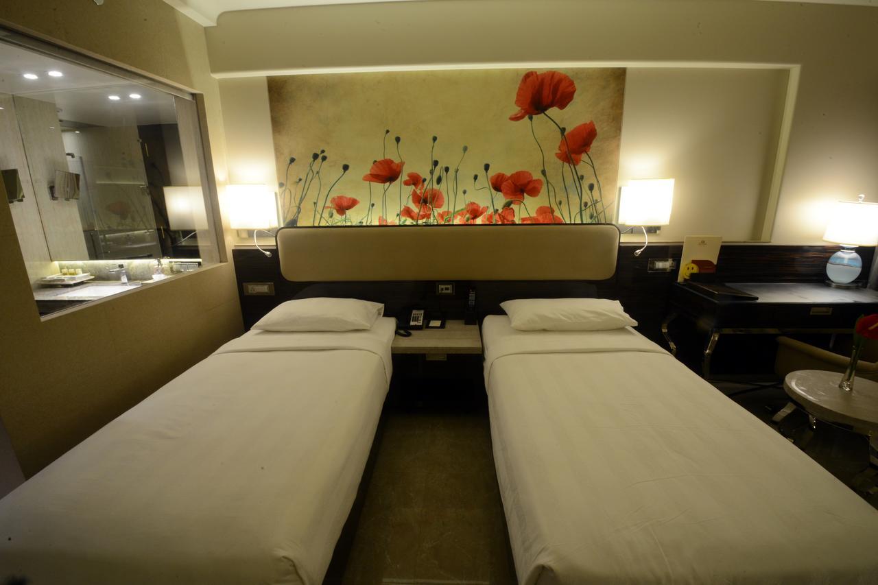 Sai Palace Grand, Malad Mumbai Ngoại thất bức ảnh