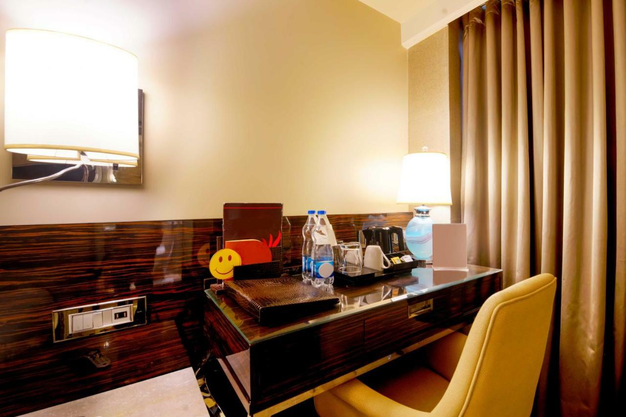Sai Palace Grand, Malad Mumbai Ngoại thất bức ảnh